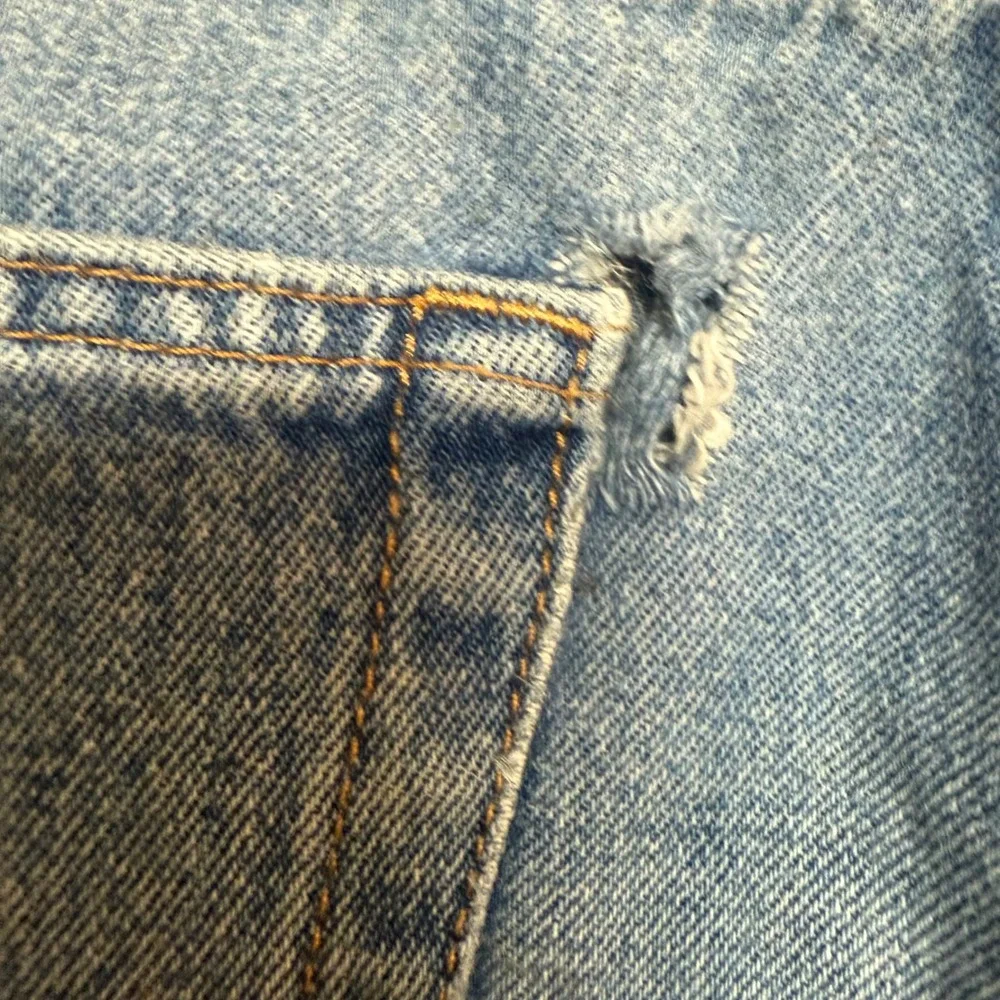Vintage y2k Levi's 505 Light Wash Faded Jeans